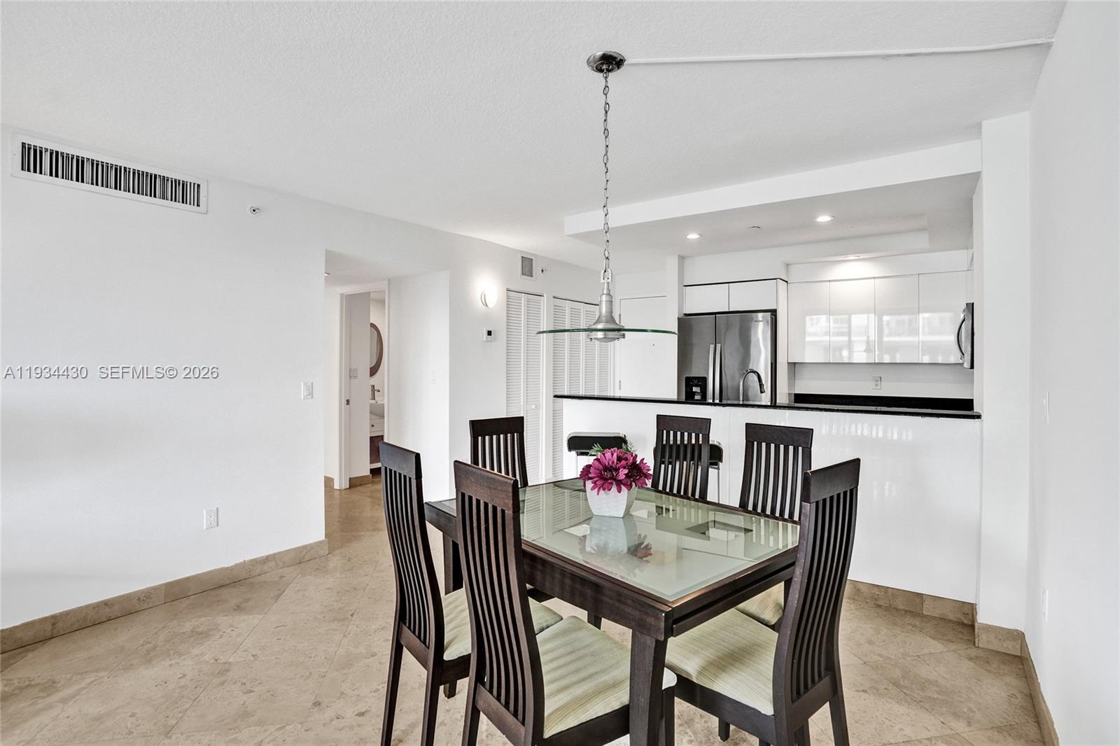 THE COLLINS CONDO - Residential