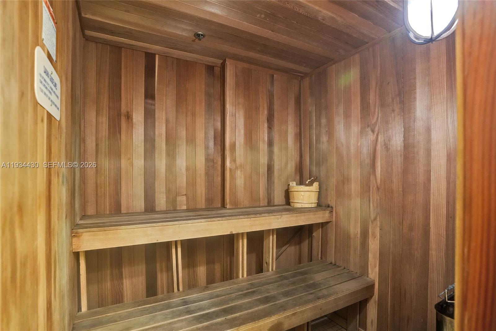 THE COLLINS CONDO - Residential