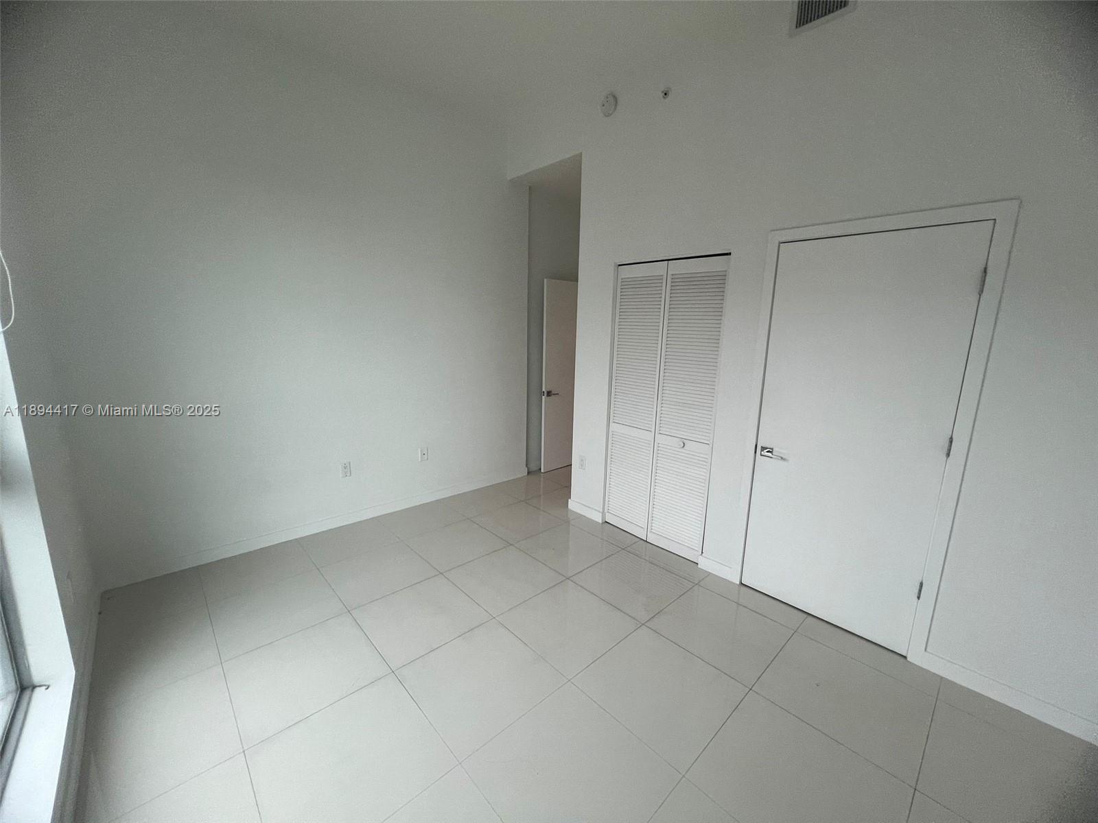 GRAND BAY COMMONS SOUTH - Residential Lease