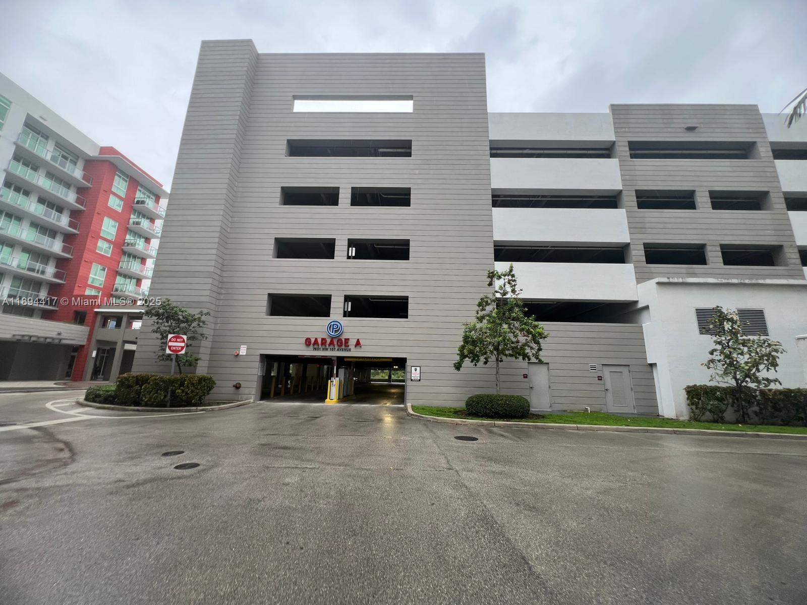 GRAND BAY COMMONS SOUTH - Residential Lease