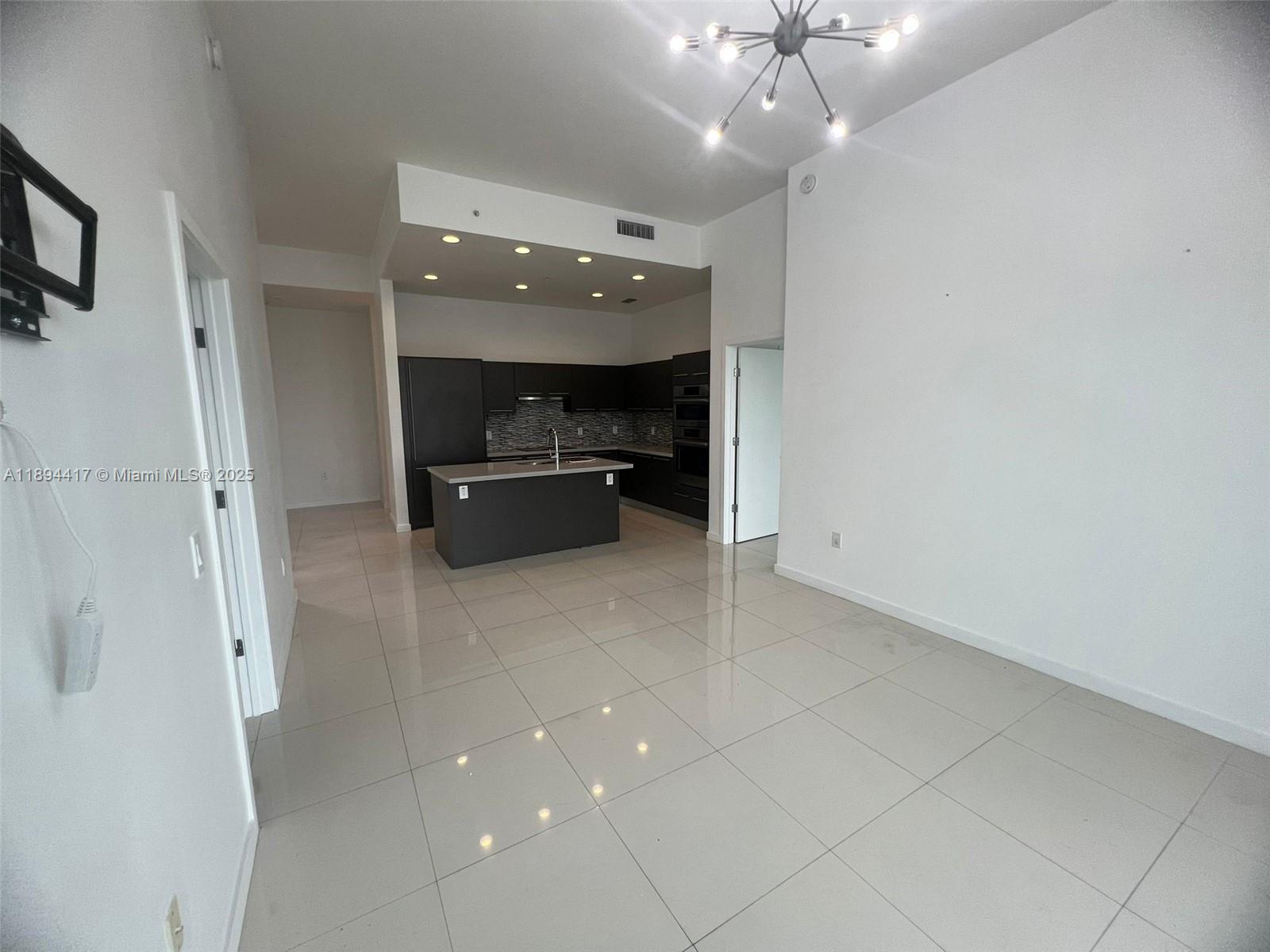 GRAND BAY COMMONS SOUTH - Residential Lease
