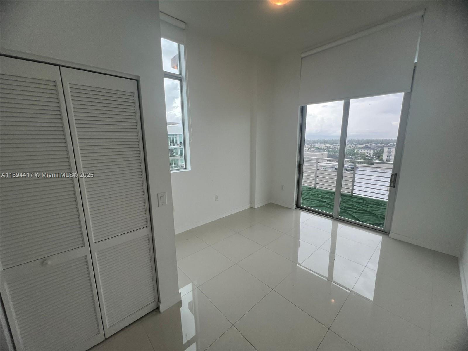 GRAND BAY COMMONS SOUTH - Residential Lease