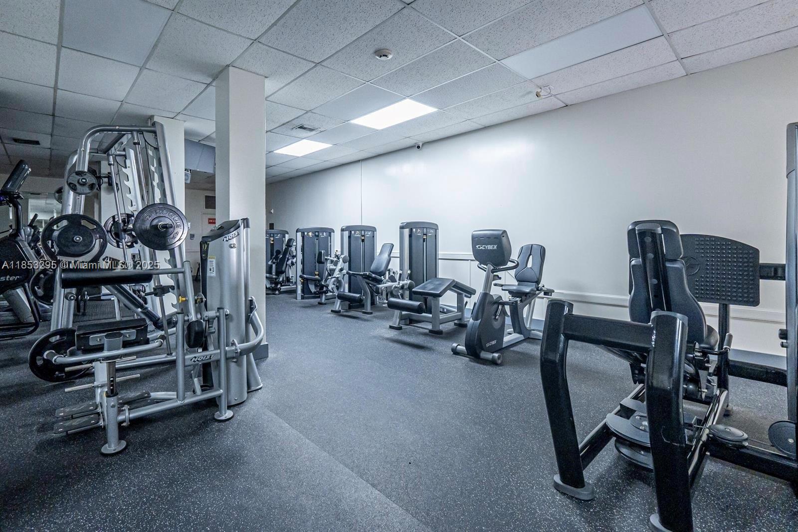 HALLMARK OF HOLLYWOOD CON - Residential