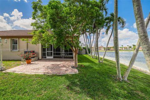 Tiny photo for 4402 SW 162nd Pl, Miami, FL 33185 (MLS # A12026910)