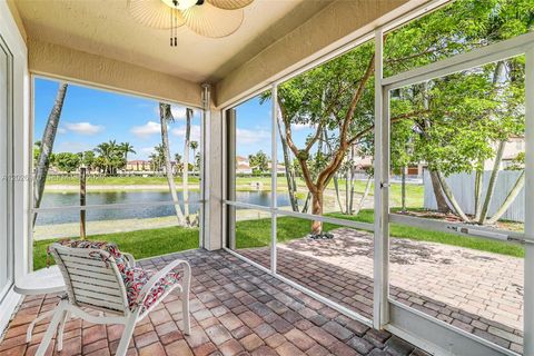 Tiny photo for 4402 SW 162nd Pl, Miami, FL 33185 (MLS # A12026910)