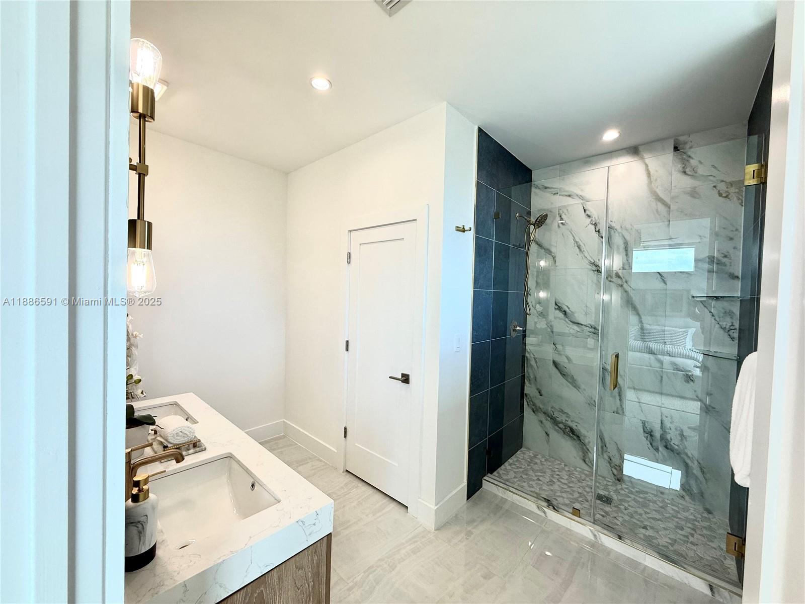 Marathon Beach - Residential