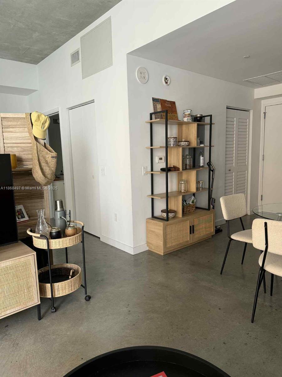 151 SE 1st St 503
