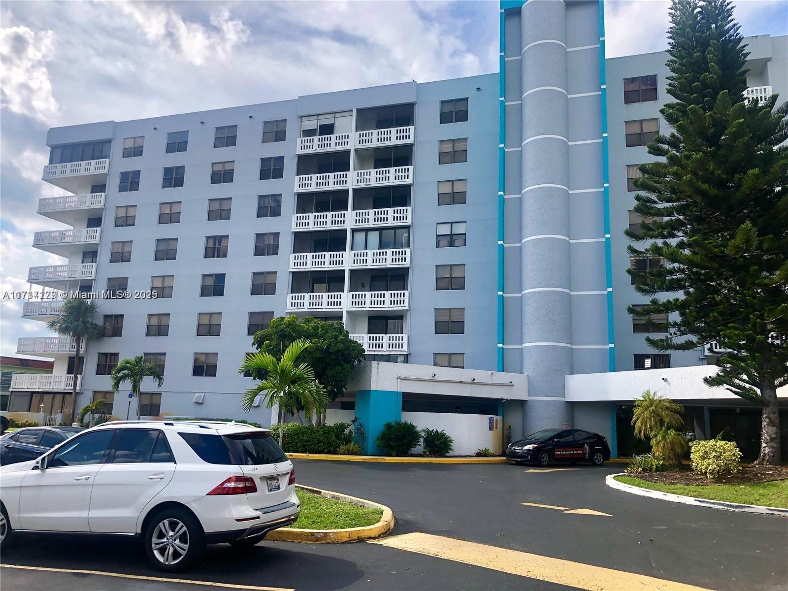 Rental Property at 919 Hillcrest Dr 608, Hollywood, Broward County, Florida - Bedrooms: 1 
Bathrooms: 2  - $1,800 MO.