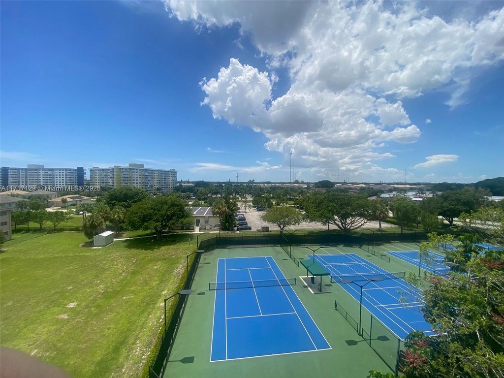 Photo of 919 Hillcrest Dr #608, Hollywood, FL 33021 (MLS # A11717129)