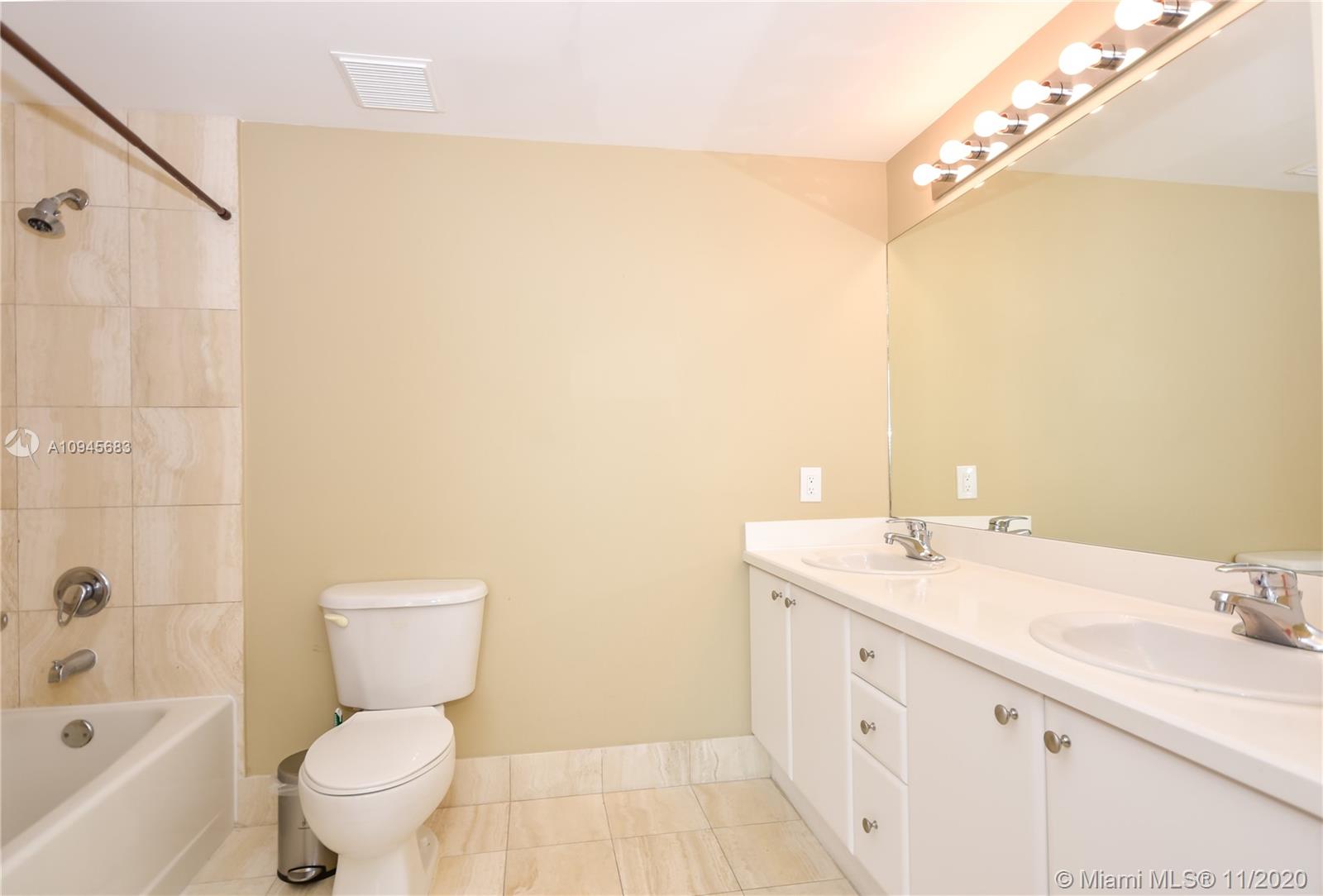 THE METROPOLITAN CONDO - Residential Lease