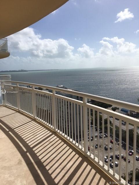 THE METROPOLITAN CONDO - Residential Lease