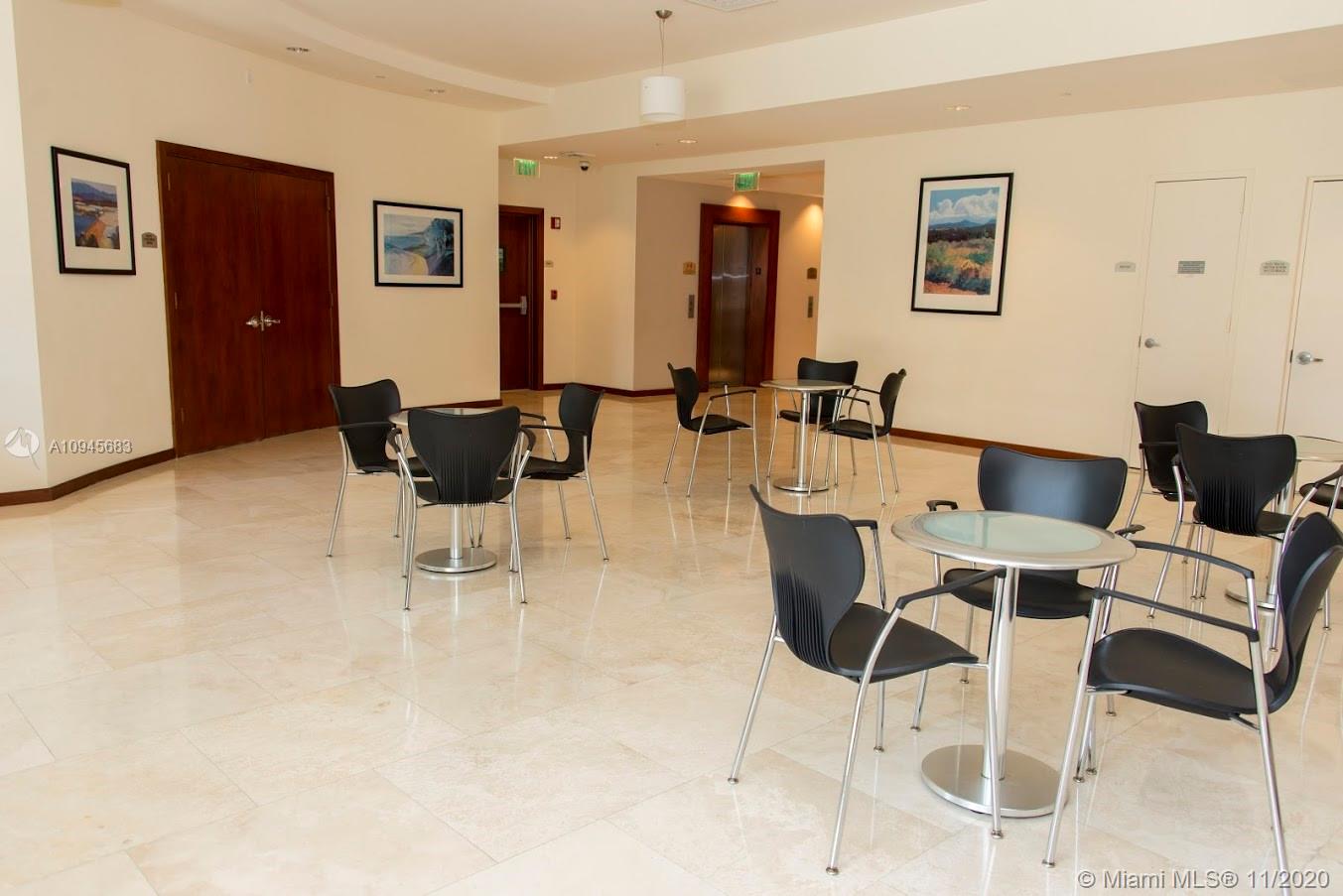 THE METROPOLITAN CONDO - Residential Lease