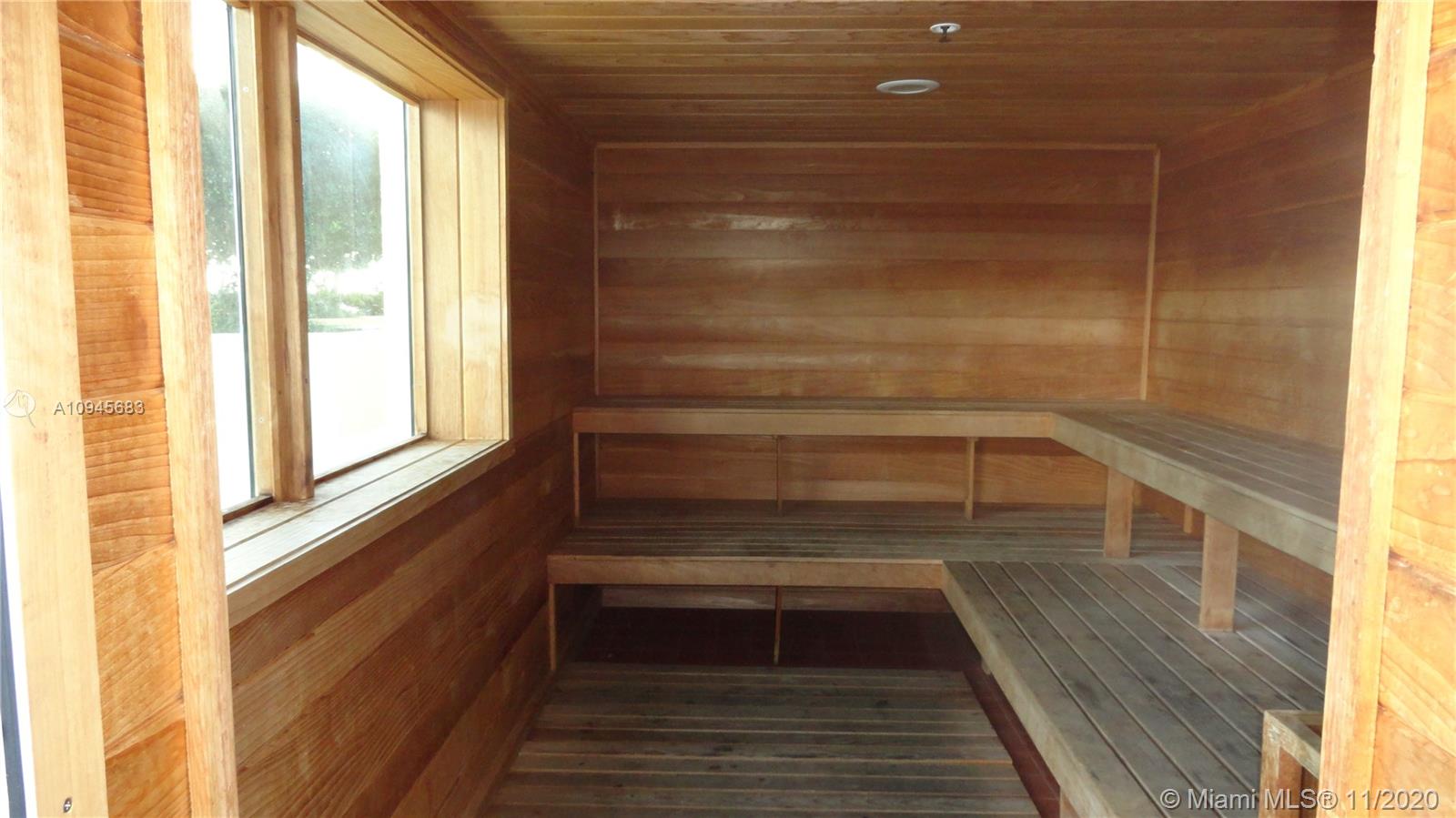 THE METROPOLITAN CONDO - Residential Lease