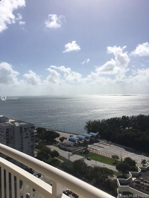 THE METROPOLITAN CONDO - Residential Lease