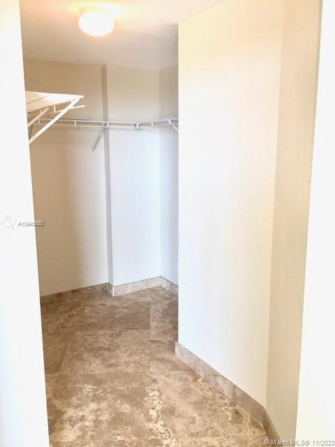 THE METROPOLITAN CONDO - Residential Lease