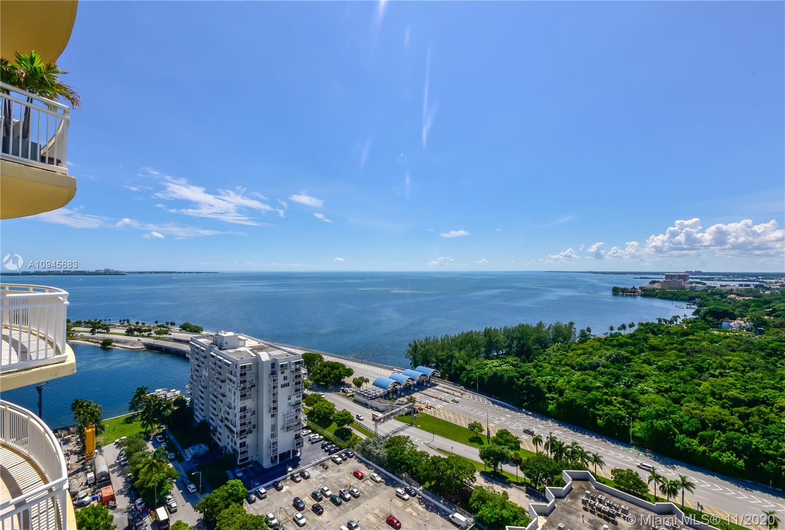 THE METROPOLITAN CONDO - Residential Lease