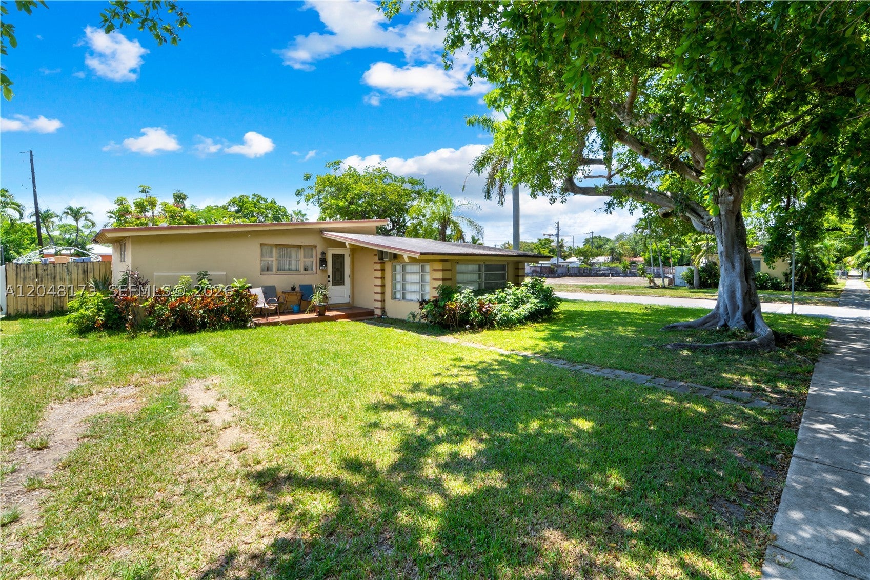1300 S 20th Ave