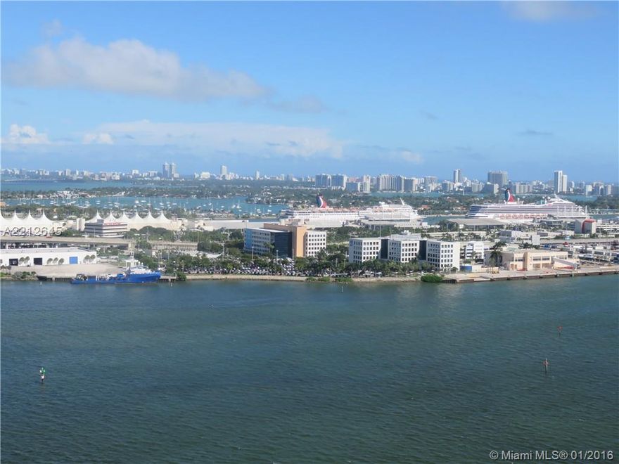 Beautiful 1 bedroom 1 bath condo with views of Biscayne Bay, Port of Miami, and Downtown Skyline. Condo comes with wood Italian kitchen cabinets and stainless steel appliances and marble bath countertops. Building amenities includes: 2 pools, 2 Fitness Ce nters, Jacuzzi, Sundeck, 2 Party Rooms, Conference Room, Convenience Store, and 24 hours security, valet, and concierge. Centrally located within minutes to Arena, SoBe, Grove, Gables, Key Biscayne, Design District and Airport.