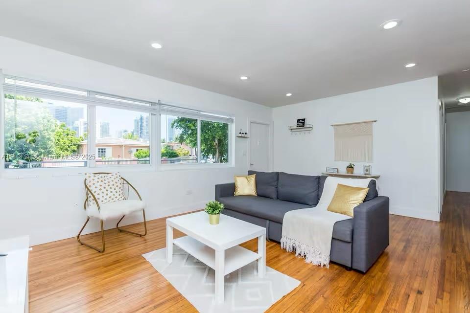 962 SW 6th Ave