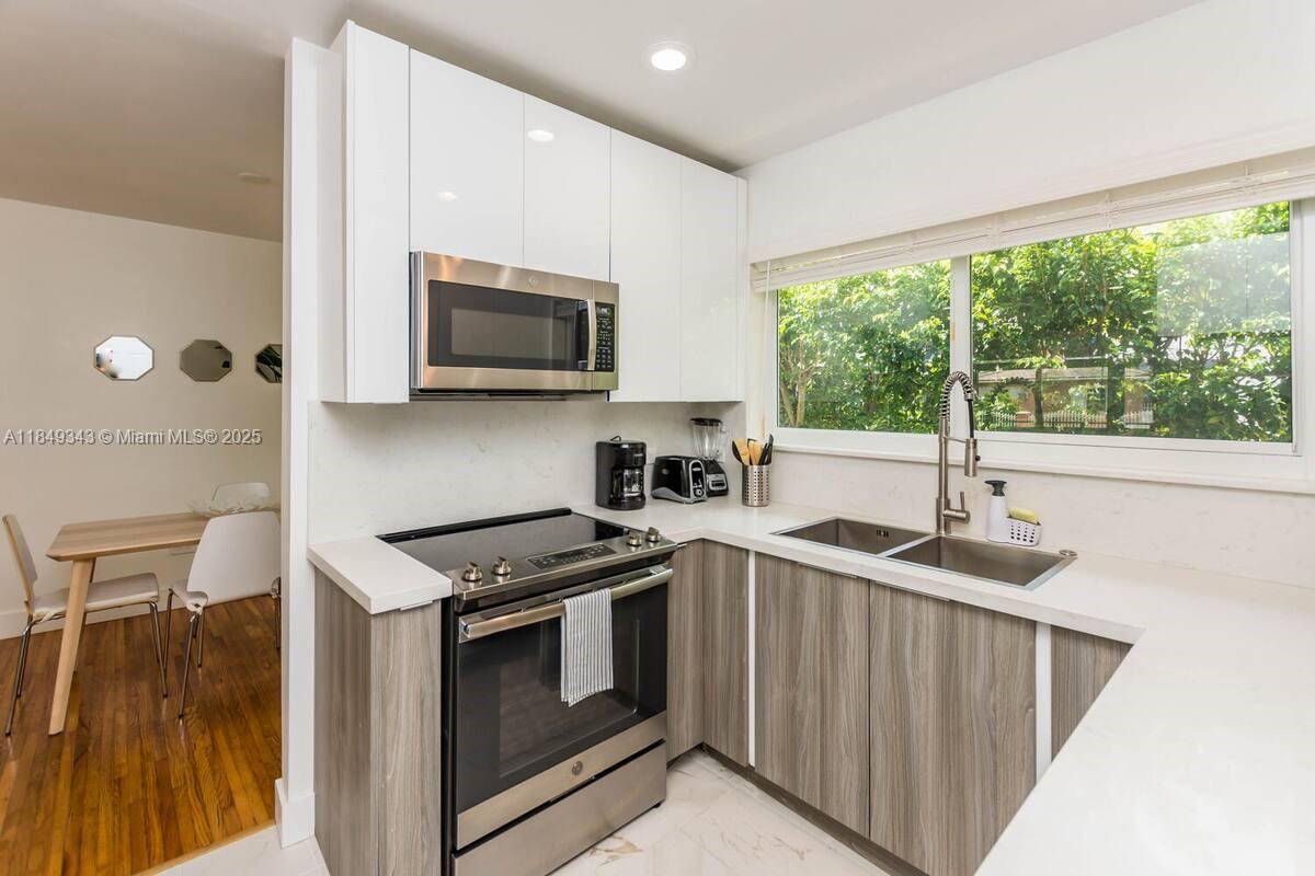 962 SW 6th Ave