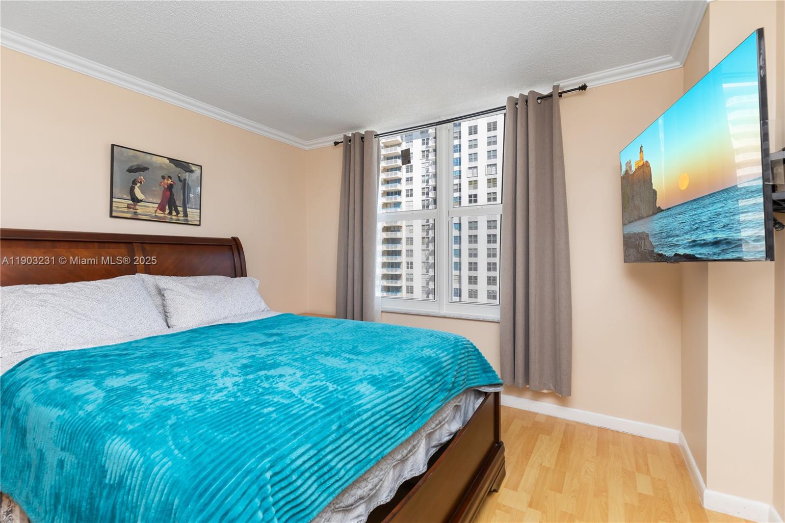 WINSTON TOWER 300 CONDO - Residential Lease