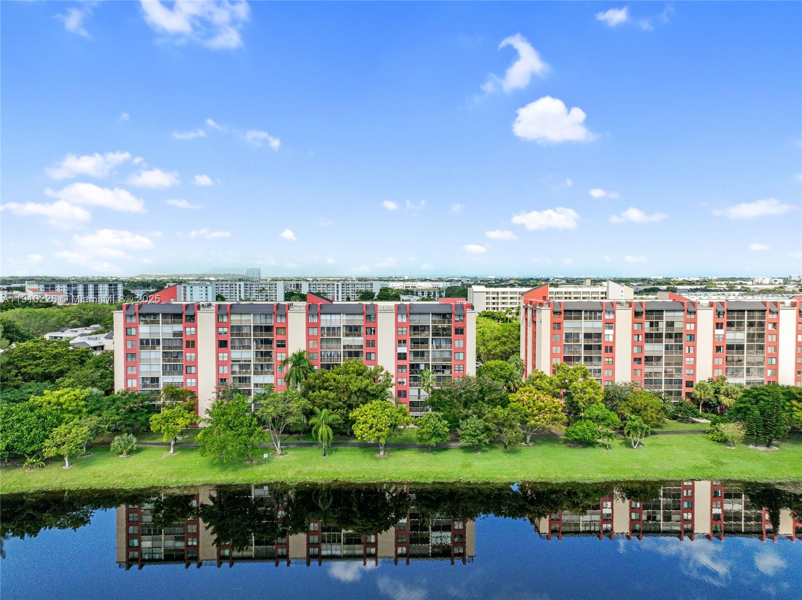 CYPRESS BEND CONDOMINIUM - Residential