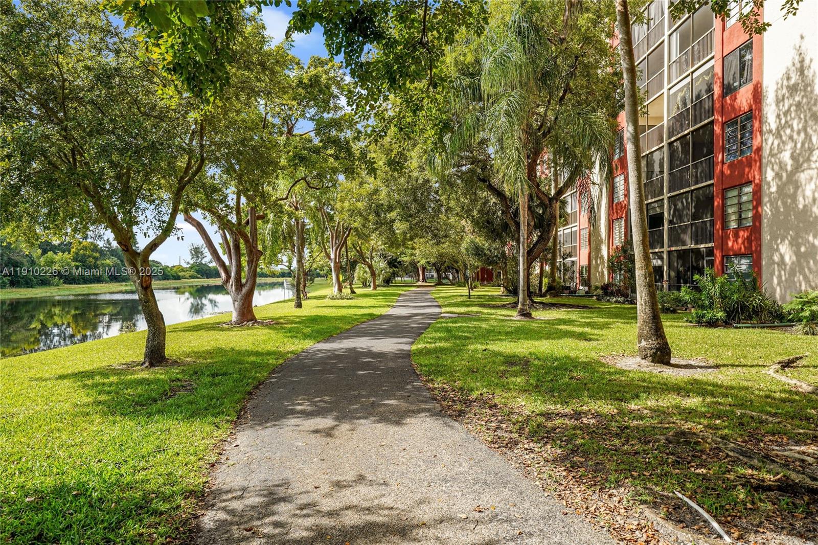 CYPRESS BEND CONDOMINIUM - Residential