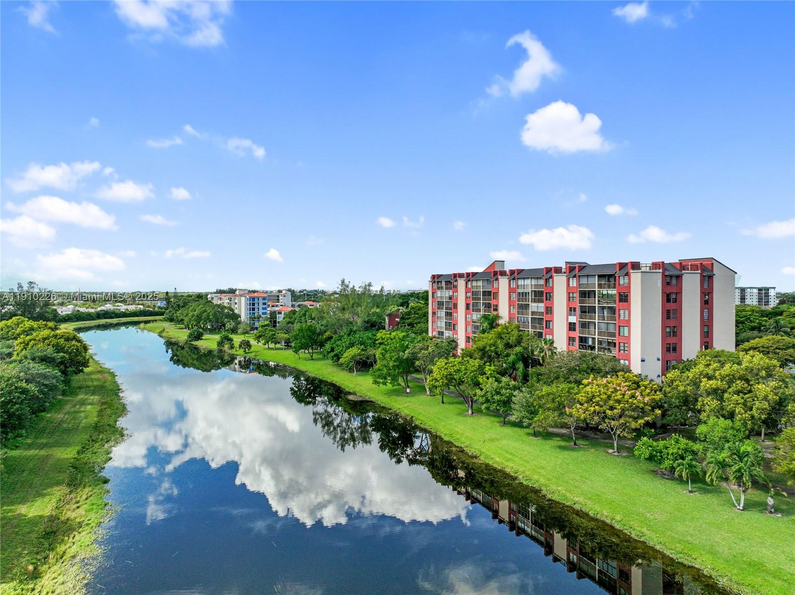 CYPRESS BEND CONDOMINIUM - Residential