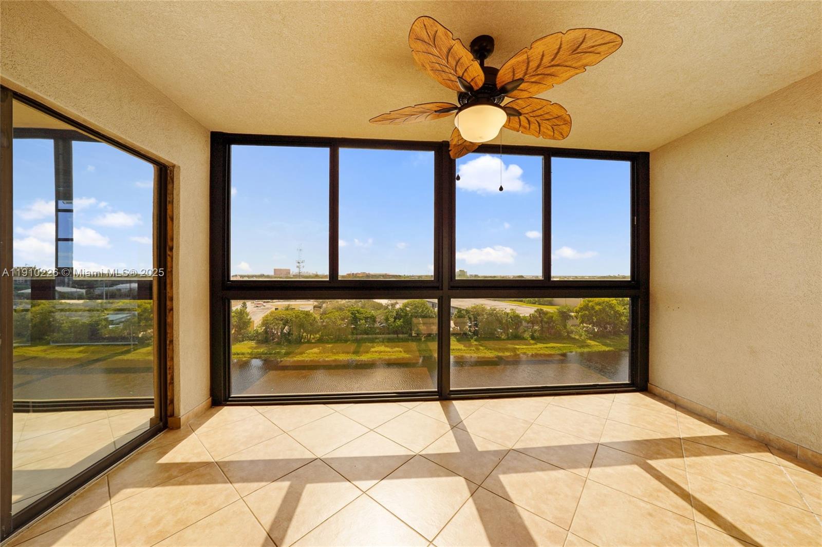 CYPRESS BEND CONDOMINIUM - Residential