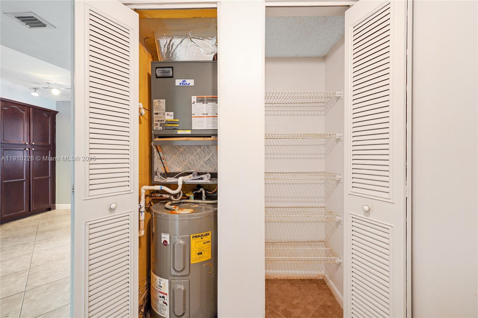 CYPRESS BEND CONDOMINIUM - Residential