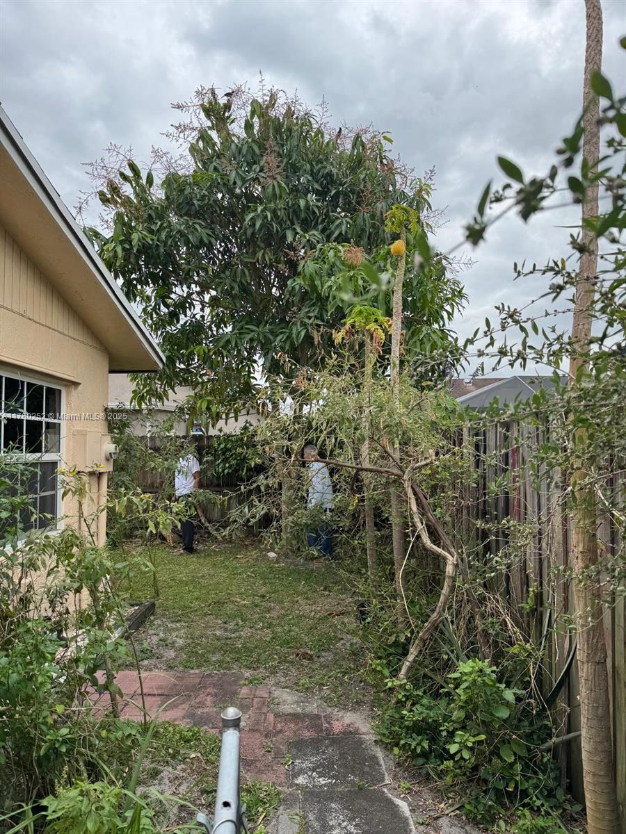 NORTH LAUDERDALE VILLAGE - Residential