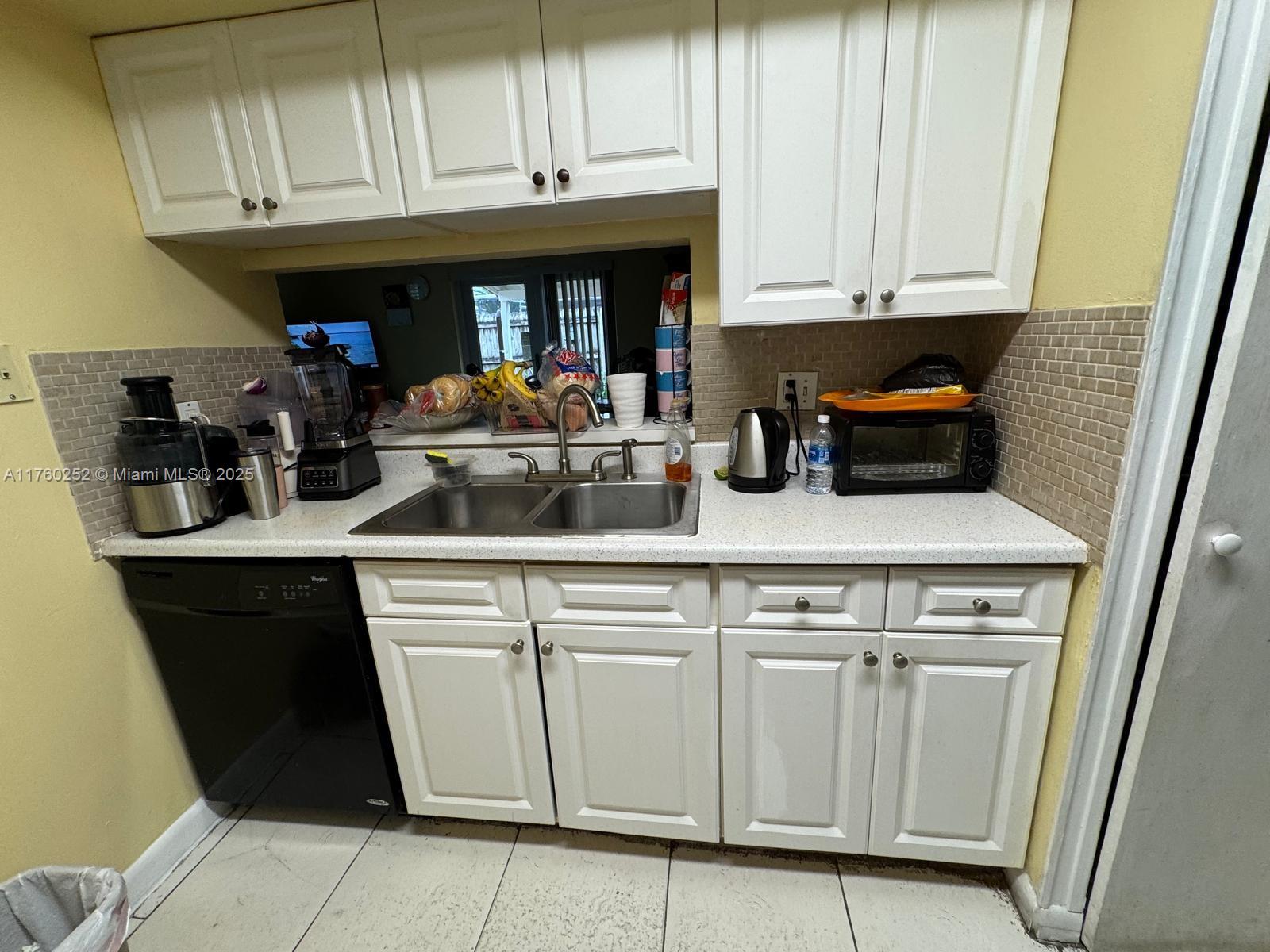 NORTH LAUDERDALE VILLAGE - Residential