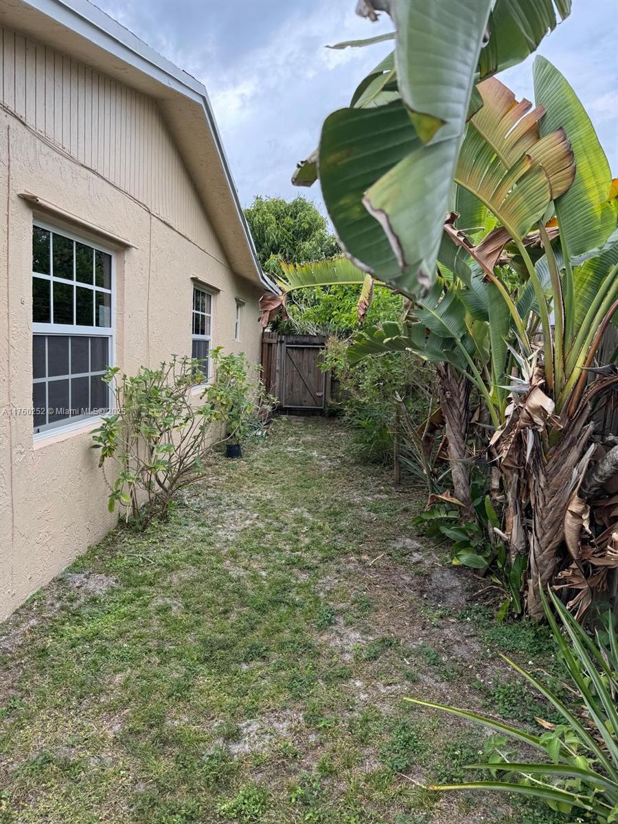 NORTH LAUDERDALE VILLAGE - Residential