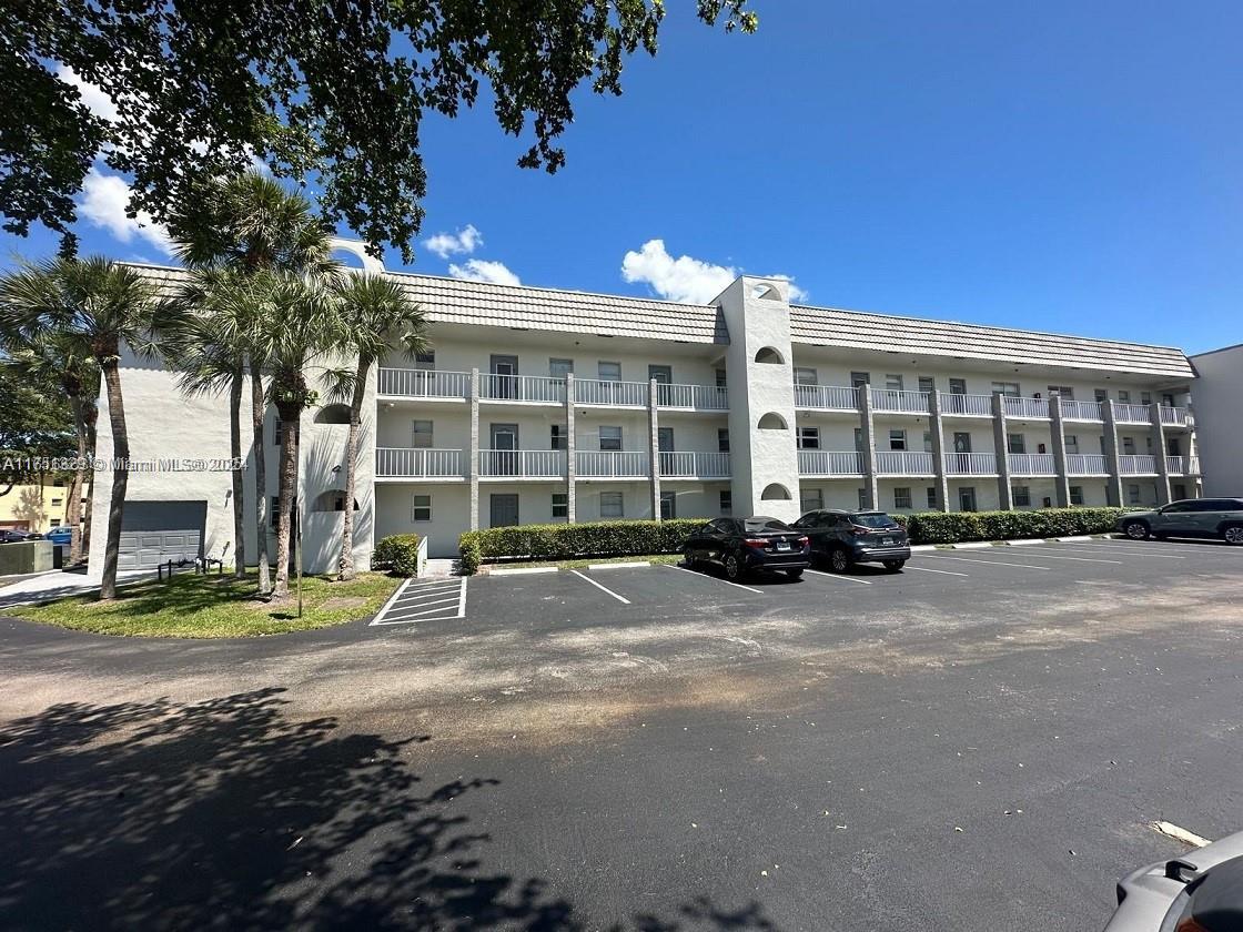 8450 Sunrise Lakes Blvd 306, Sunrise, Miami-Dade County, Florida - 1 Bedrooms  
1 Bathrooms - 