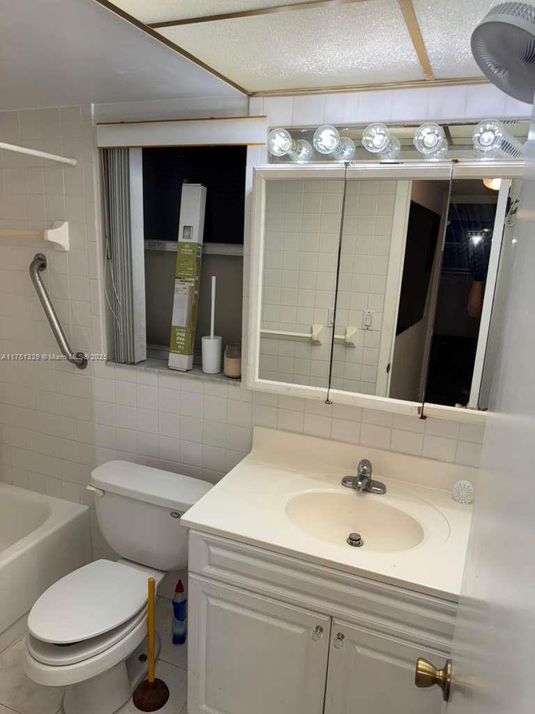 SUNRISE LAKES 51 CONDO - Residential