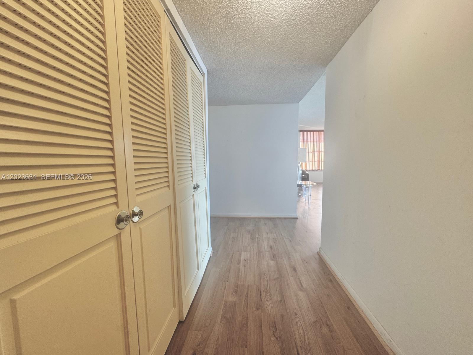 HALLMARK OF HOLLYWOOD CON - Residential