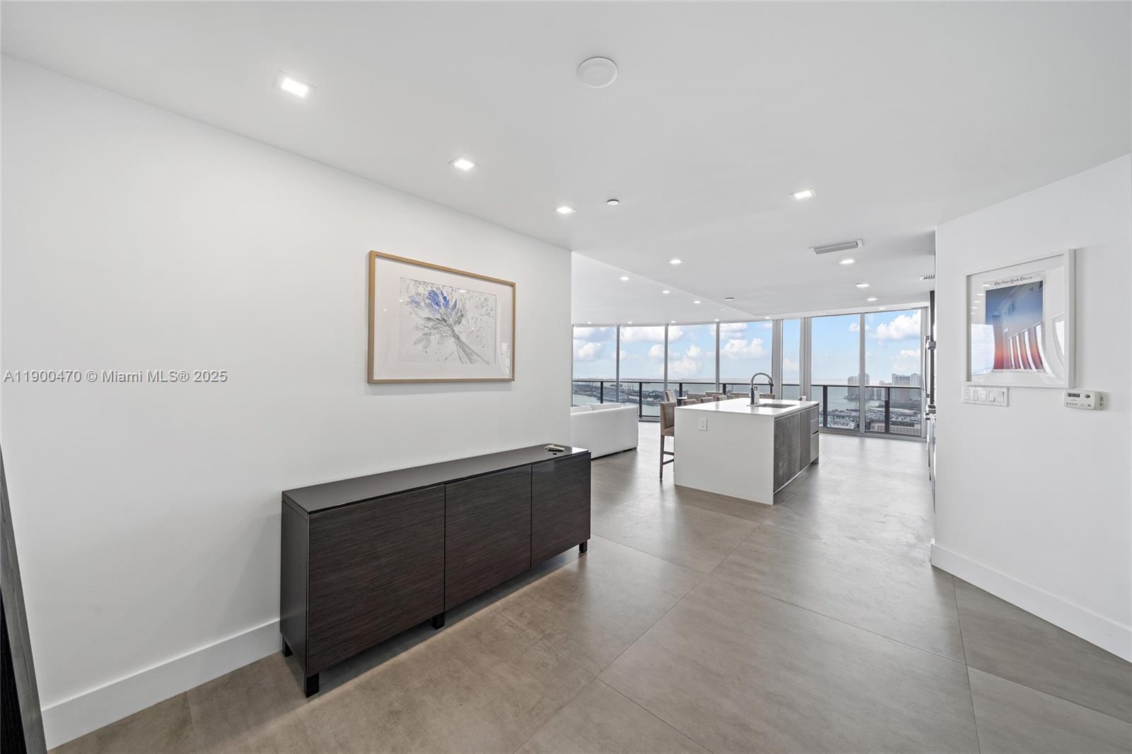 ARIA ON THE BAY CONDO - Residential
