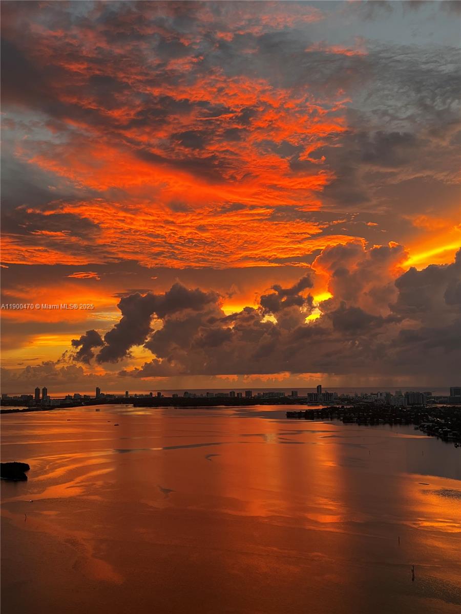 ARIA ON THE BAY CONDO - Residential