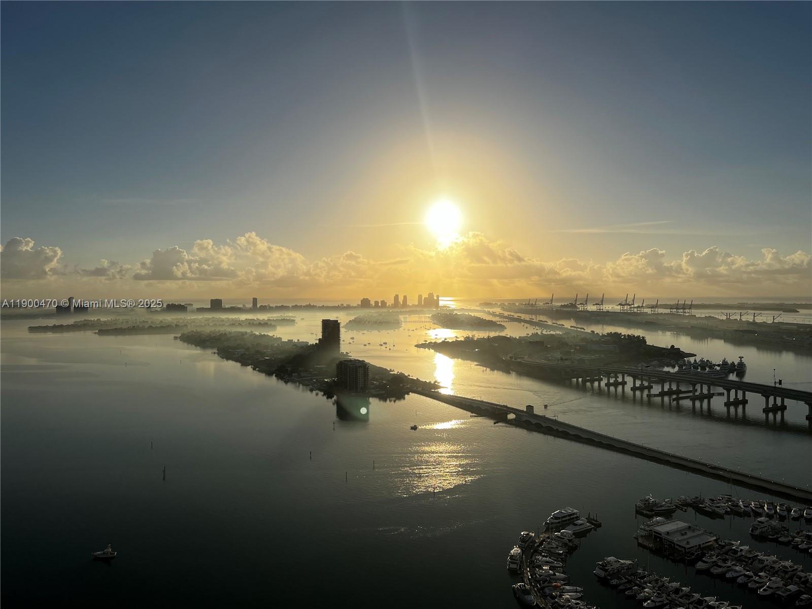 ARIA ON THE BAY CONDO - Residential