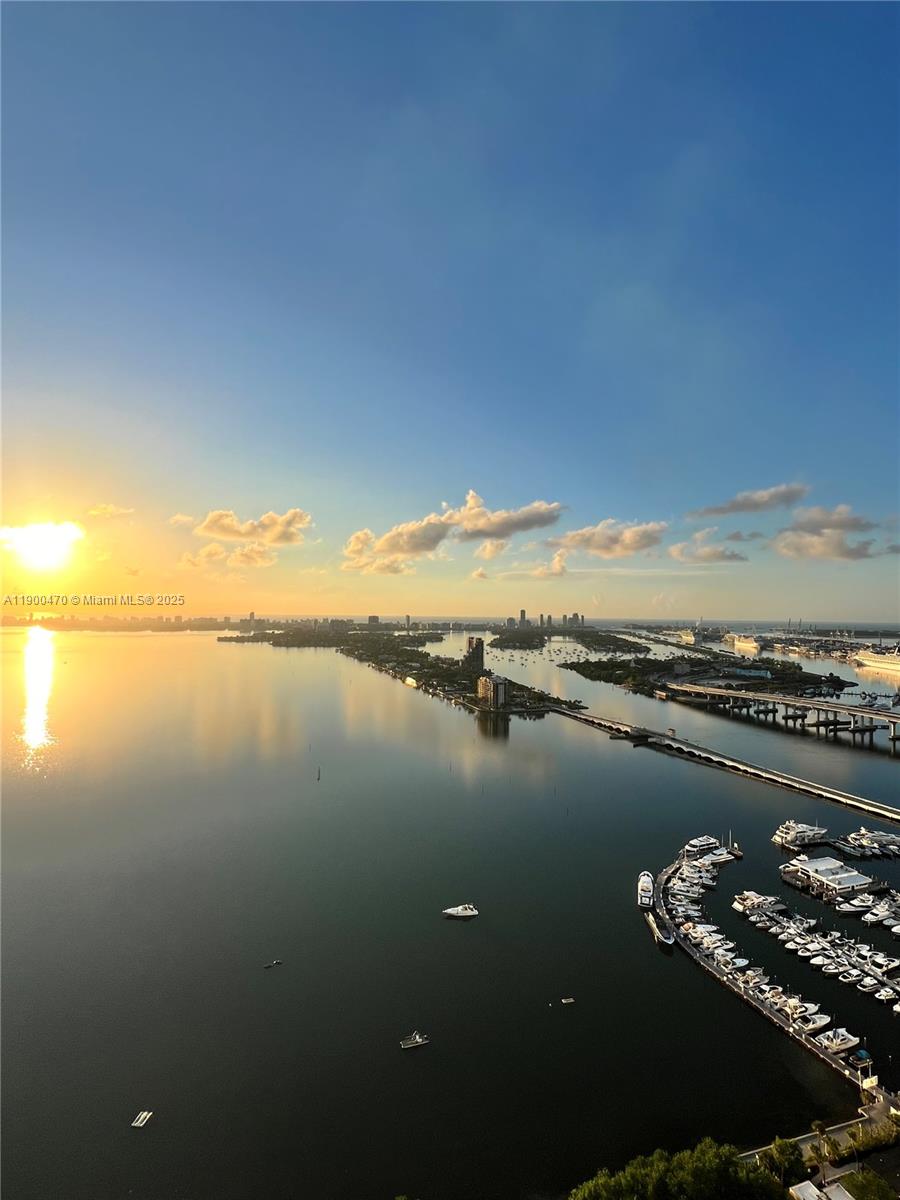 ARIA ON THE BAY CONDO - Residential