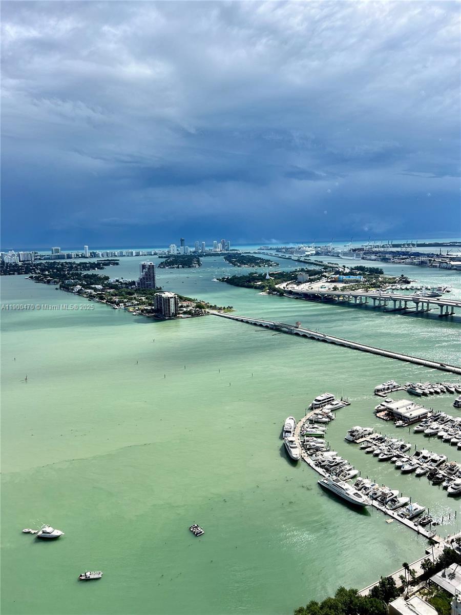 ARIA ON THE BAY CONDO - Residential