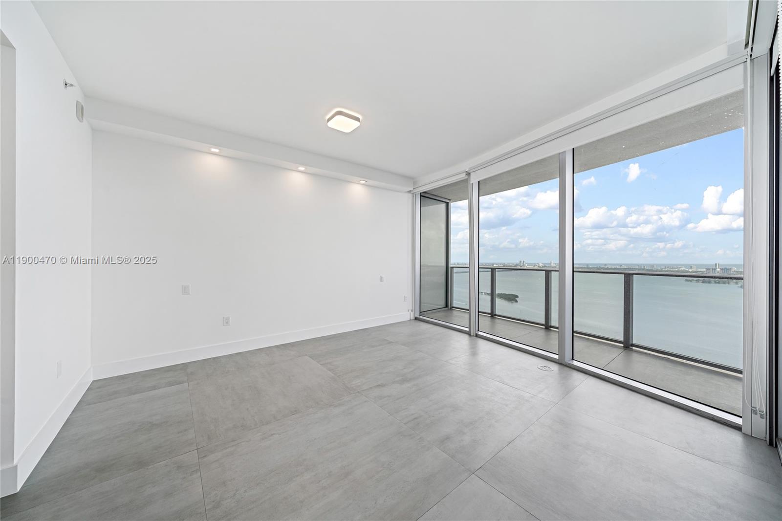 ARIA ON THE BAY CONDO - Residential