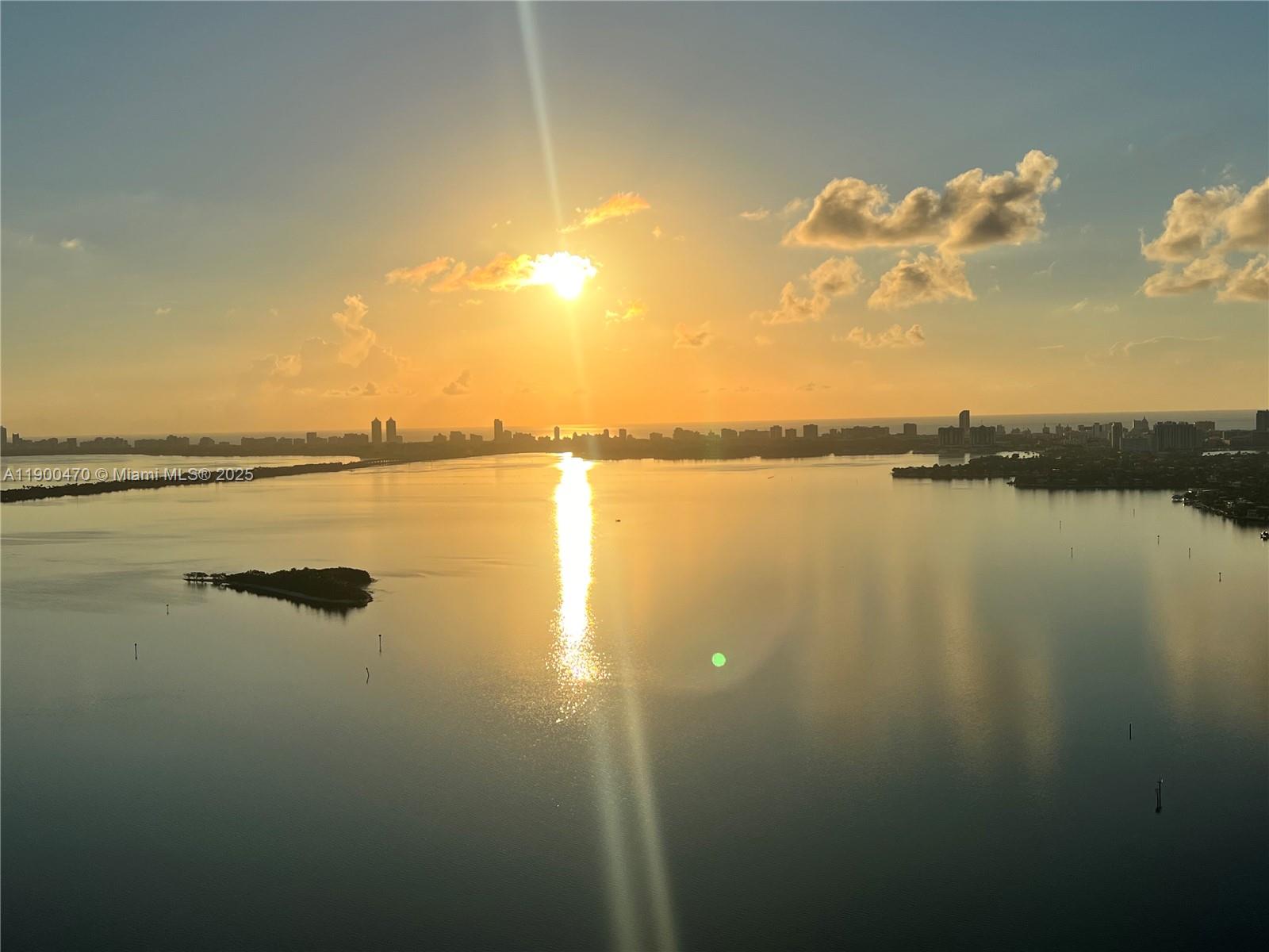 ARIA ON THE BAY CONDO - Residential