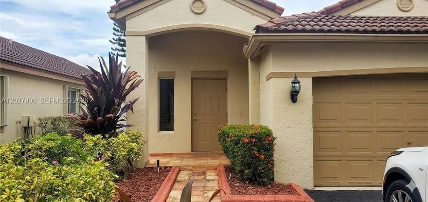 This exceptional 3-bedroom, 2-bathroom home, located in the highly sought-after neighborhood of San Sebastián in Weston, represents an unparalleled investment opportunity, strategically priced well below the city’s market average. The residence boasts an impeccable, move-in-ready condition with premium finishes throughout, including a kitchen featuring wood cabinetry, granite countertops, and stainless steel appliances, complemented by elegant crown molding, ceramic tile flooring, ceiling fans, modern vanities, and a primary walk-in closet with custom built-in organizers. Finished in warm, neutral tones that extend to the two-car garage, this property is currently occupied with a confirmed move-out date of June 15, 2026, making it a high-value acquisition for the discerning buyer; it is time for real estate.