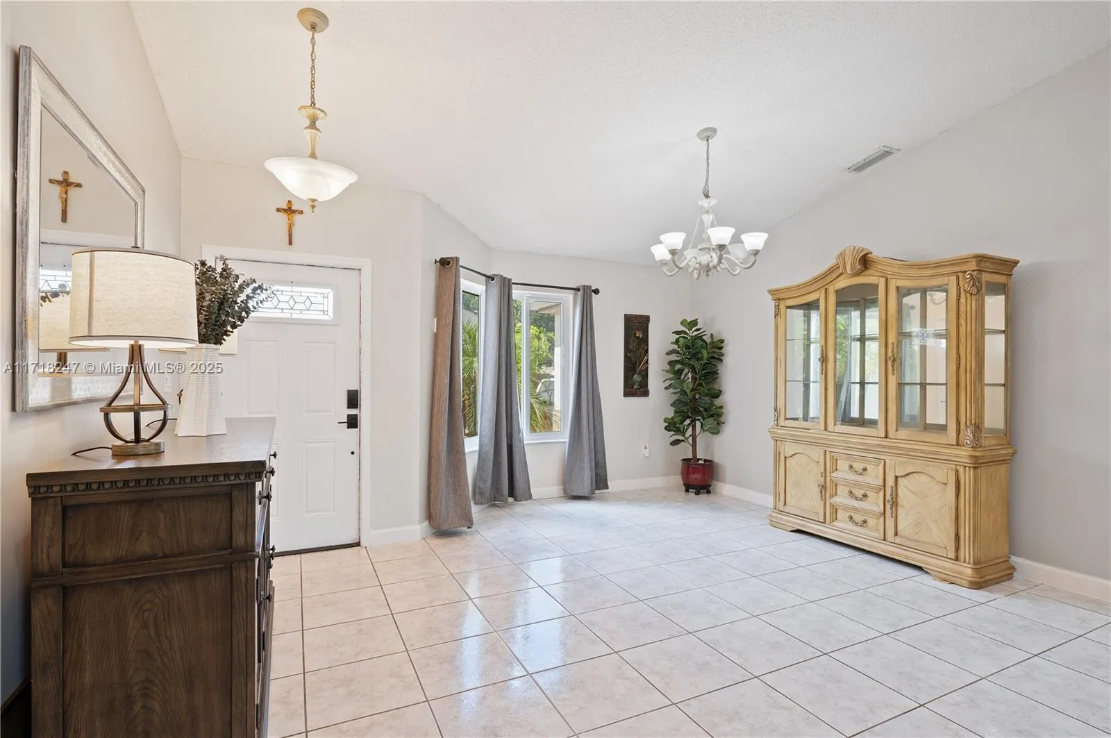 Miami, Florida 33177, United States, 4 Bedrooms Bedrooms, ,2 BathroomsBathrooms,Residential,Active,20916