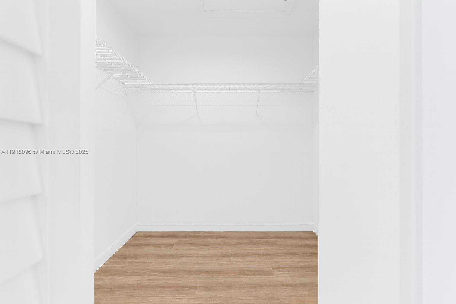 PROMENADE AT KENDALE LAKE - Residential