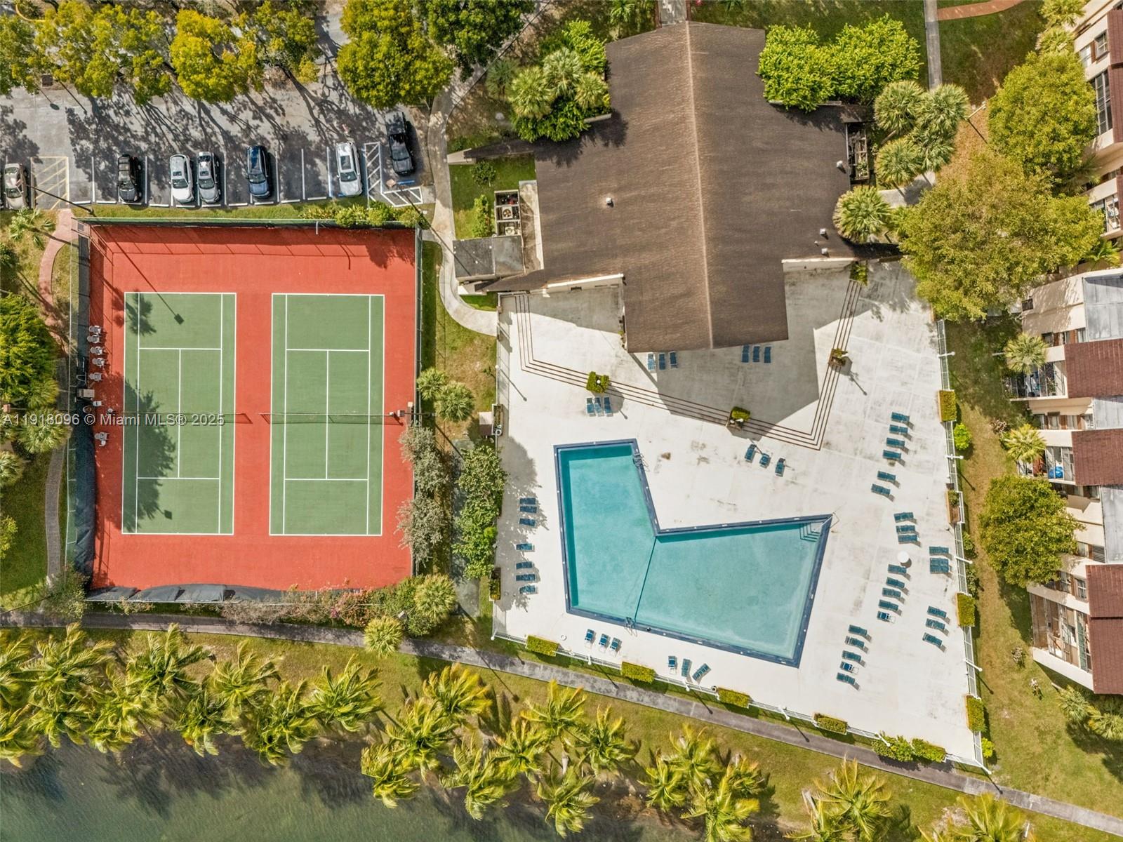 PROMENADE AT KENDALE LAKE - Residential