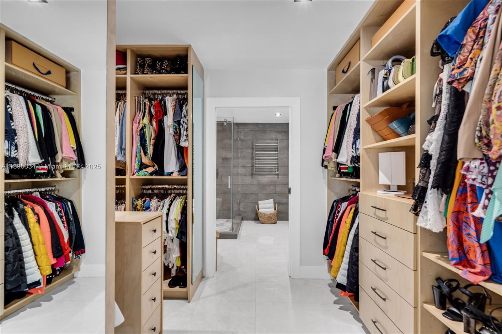 MIAMI LAKES LOCH NESS SEC - Residential