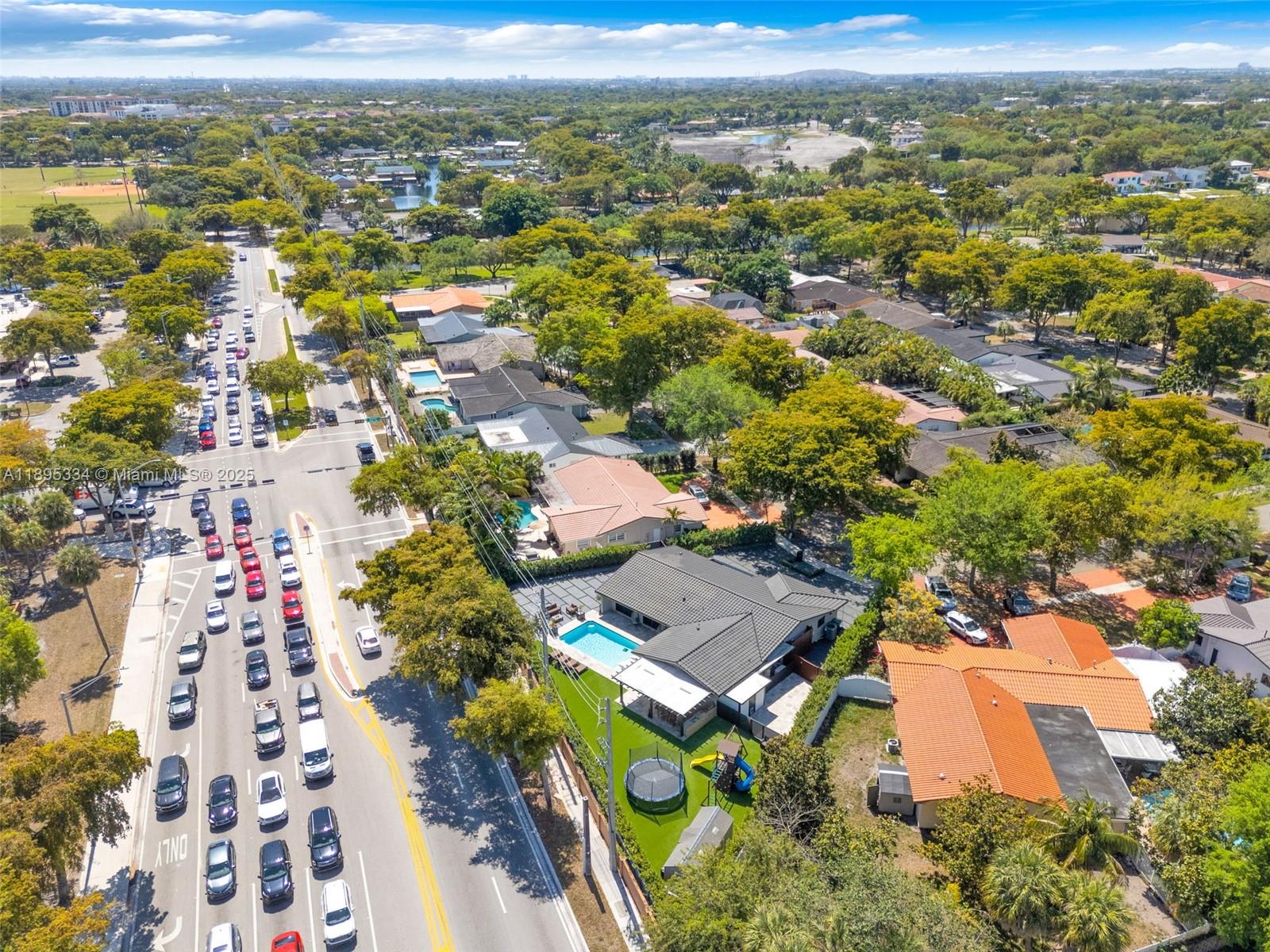 MIAMI LAKES LOCH NESS SEC - Residential