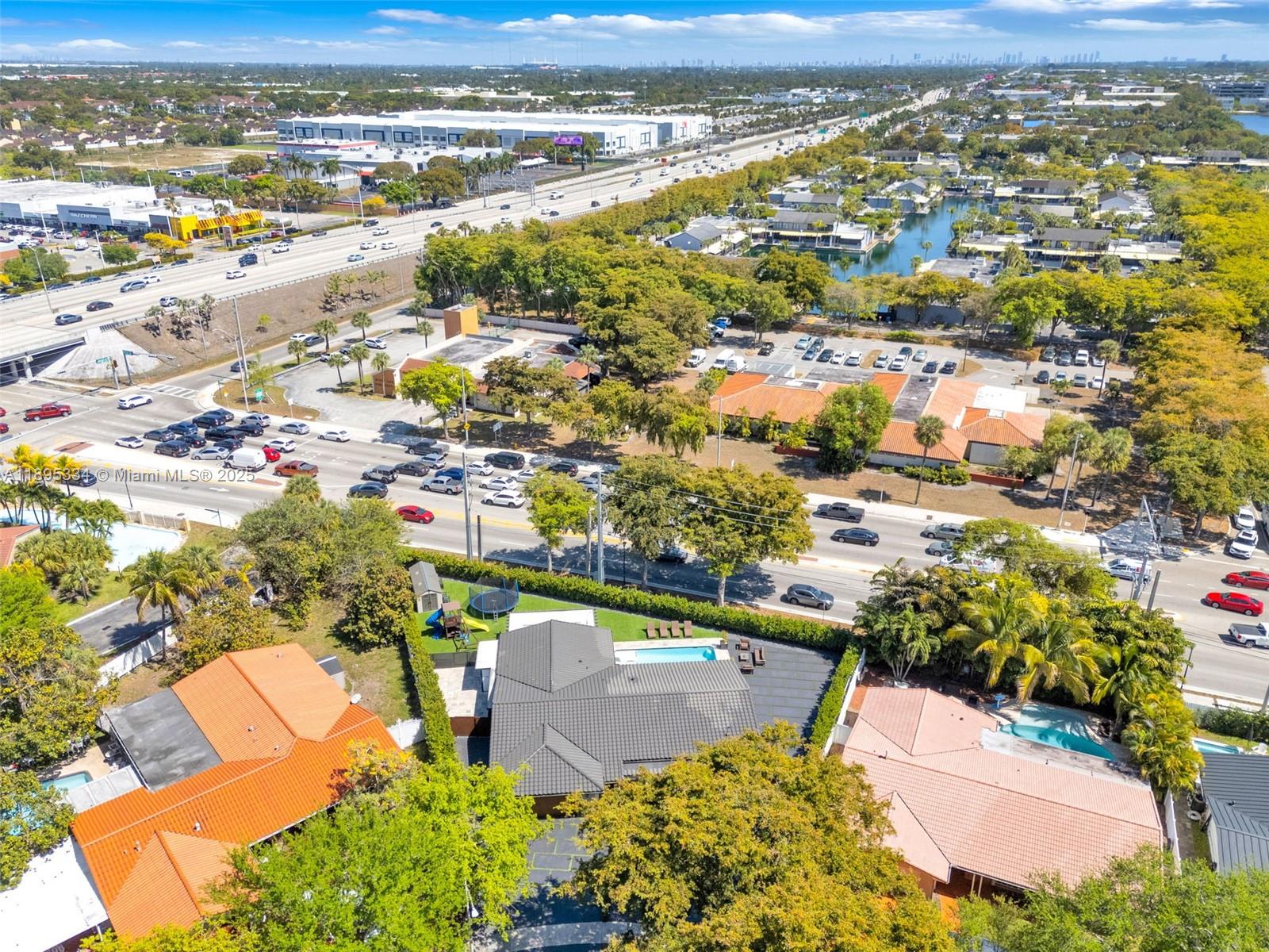 MIAMI LAKES LOCH NESS SEC - Residential